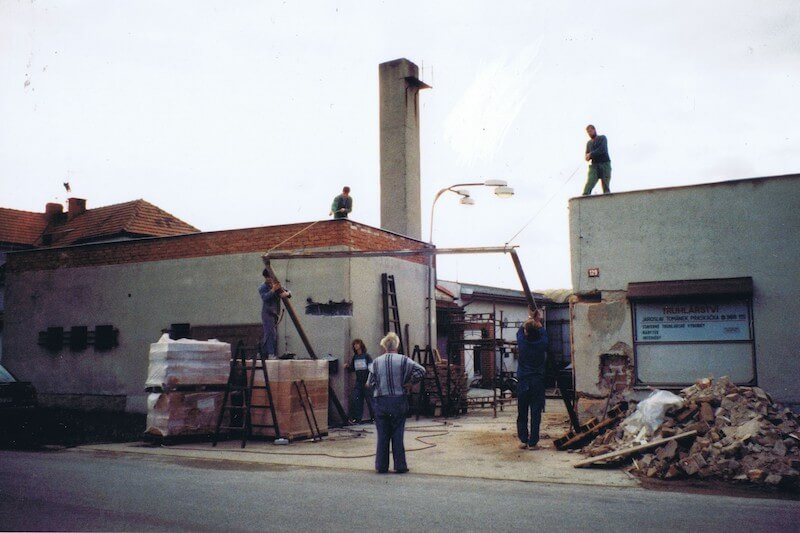 Bourání a přestavba vjezdu